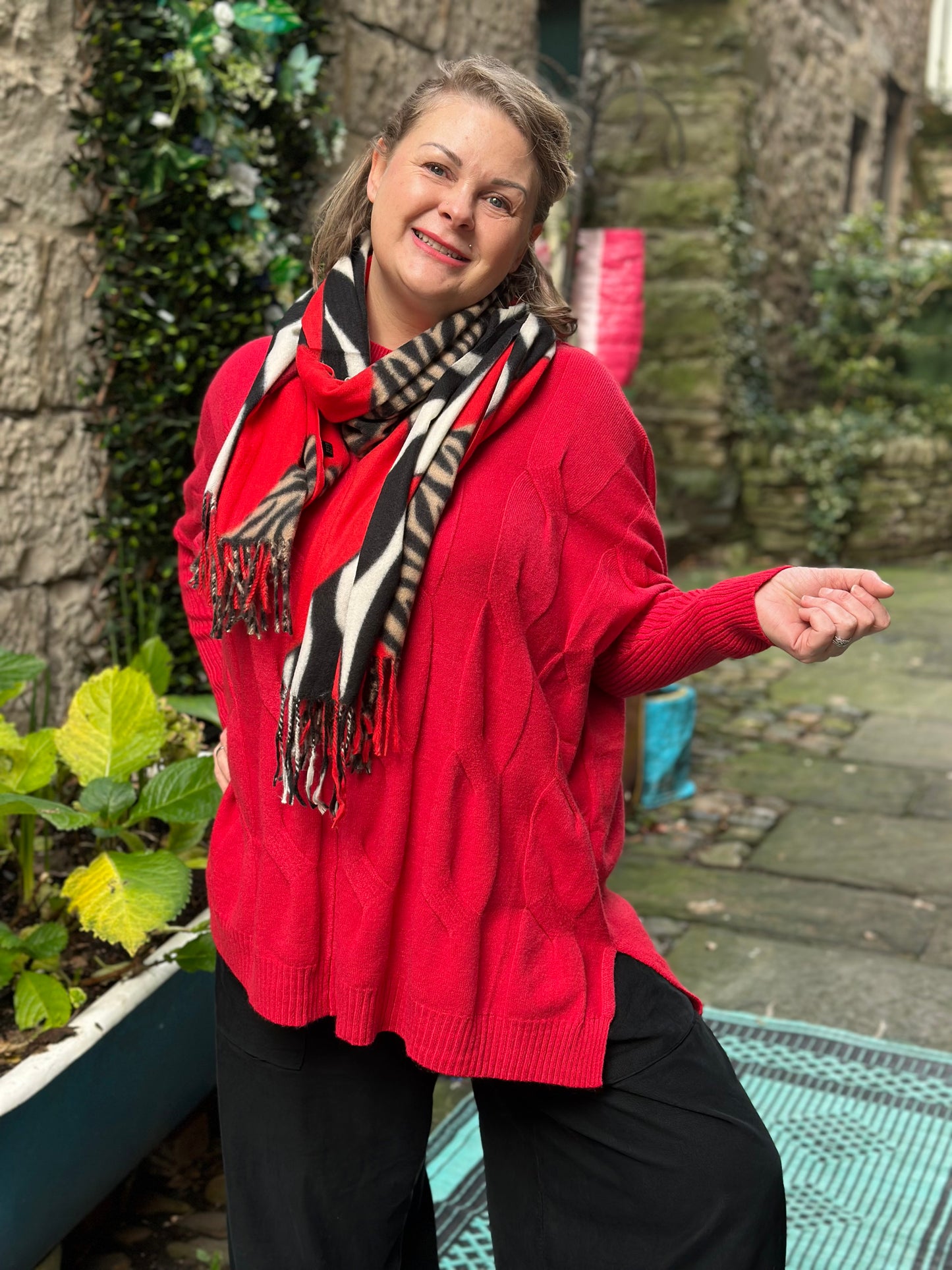 Stunning Cable Knit Jumper In Red Fits Size 10-24