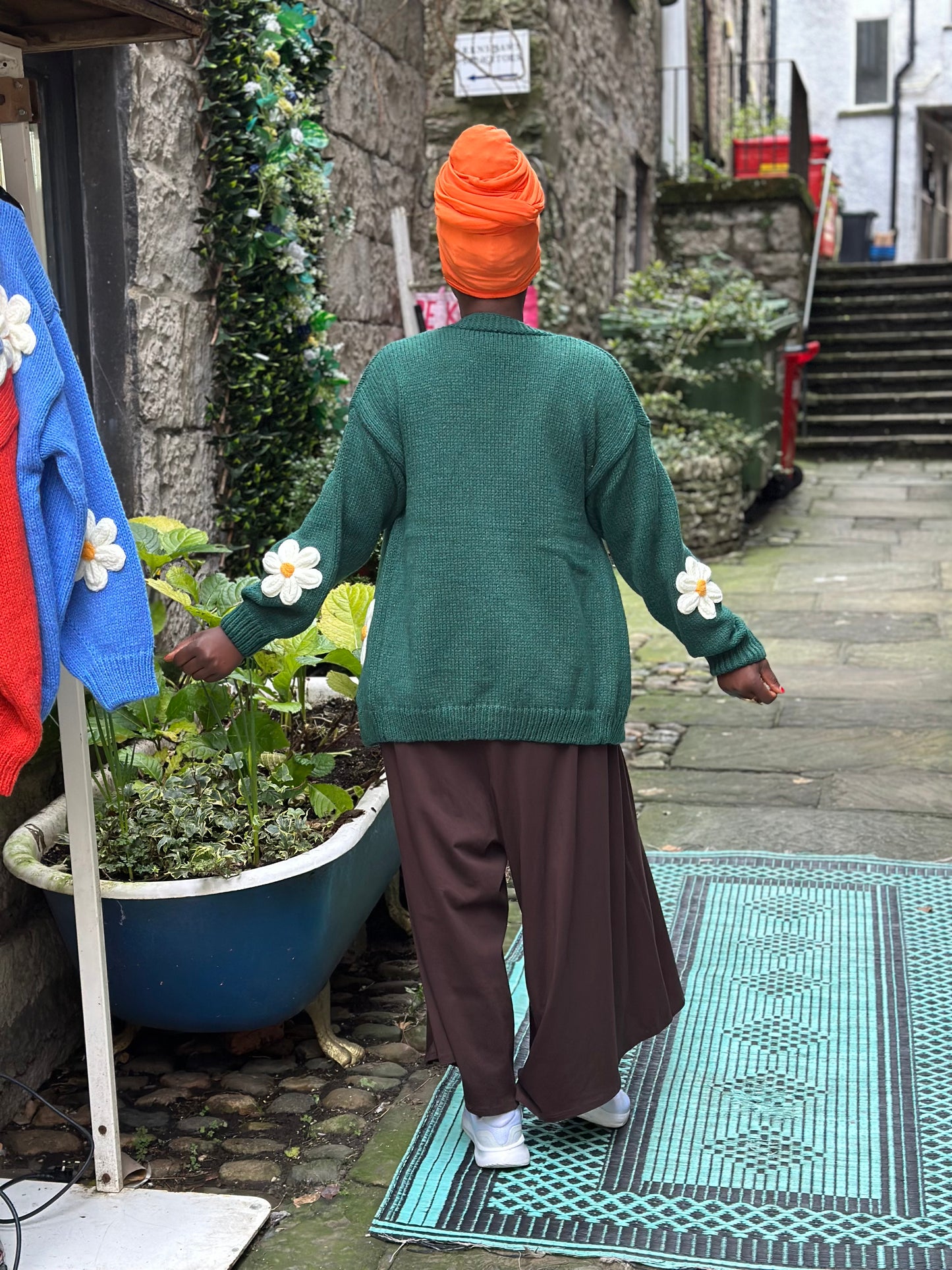 Stunning Soft Knit Daisy Moo Cardigan In Bottle Green Size S/M