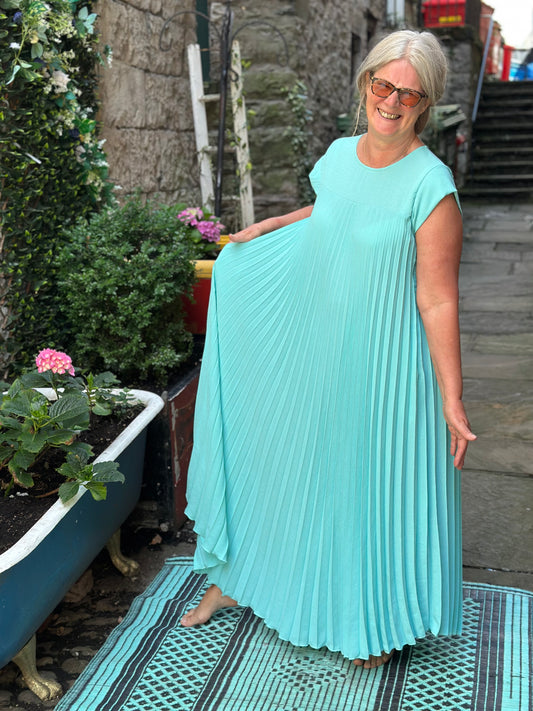 Stunning Mint Green Long Atouke Pleated Dress Fits Size 12-24